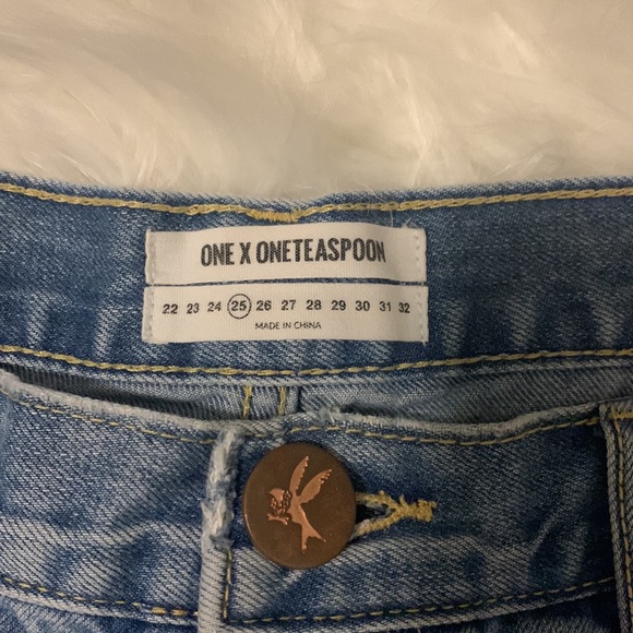 One x one teaspoon button fly Jean shorts - Picture 2 of 7